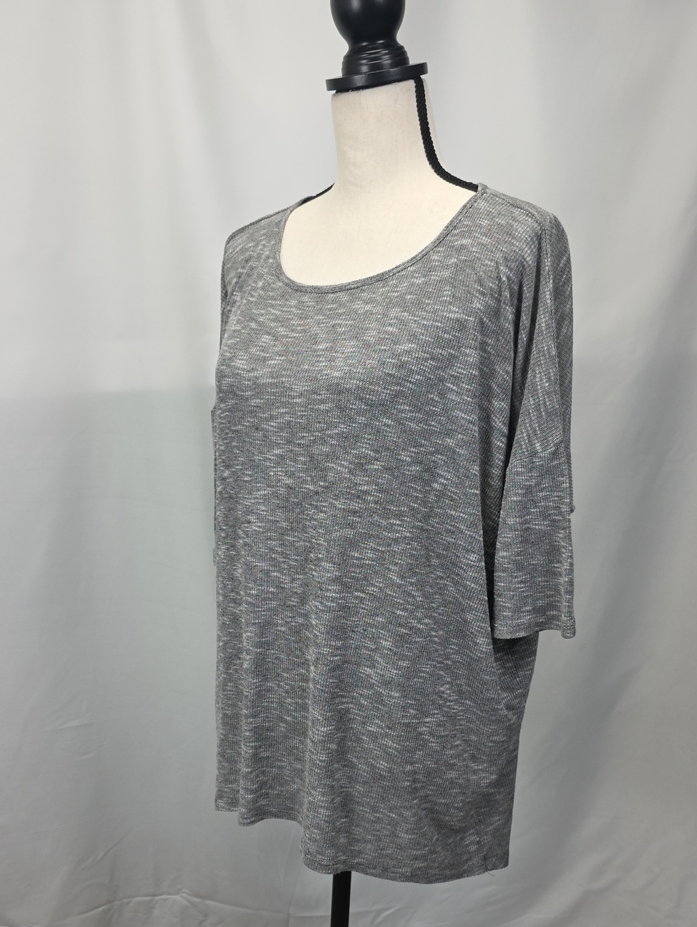 LuLaRoe Heather Gray Scoop Neck Short Sleeve Top Size Medium